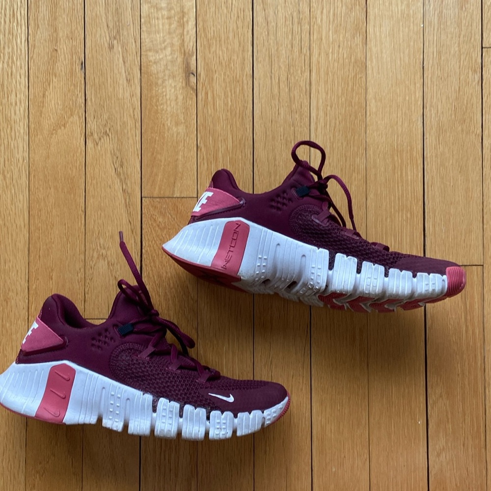 Nike Metcon women’s sneakers wine color